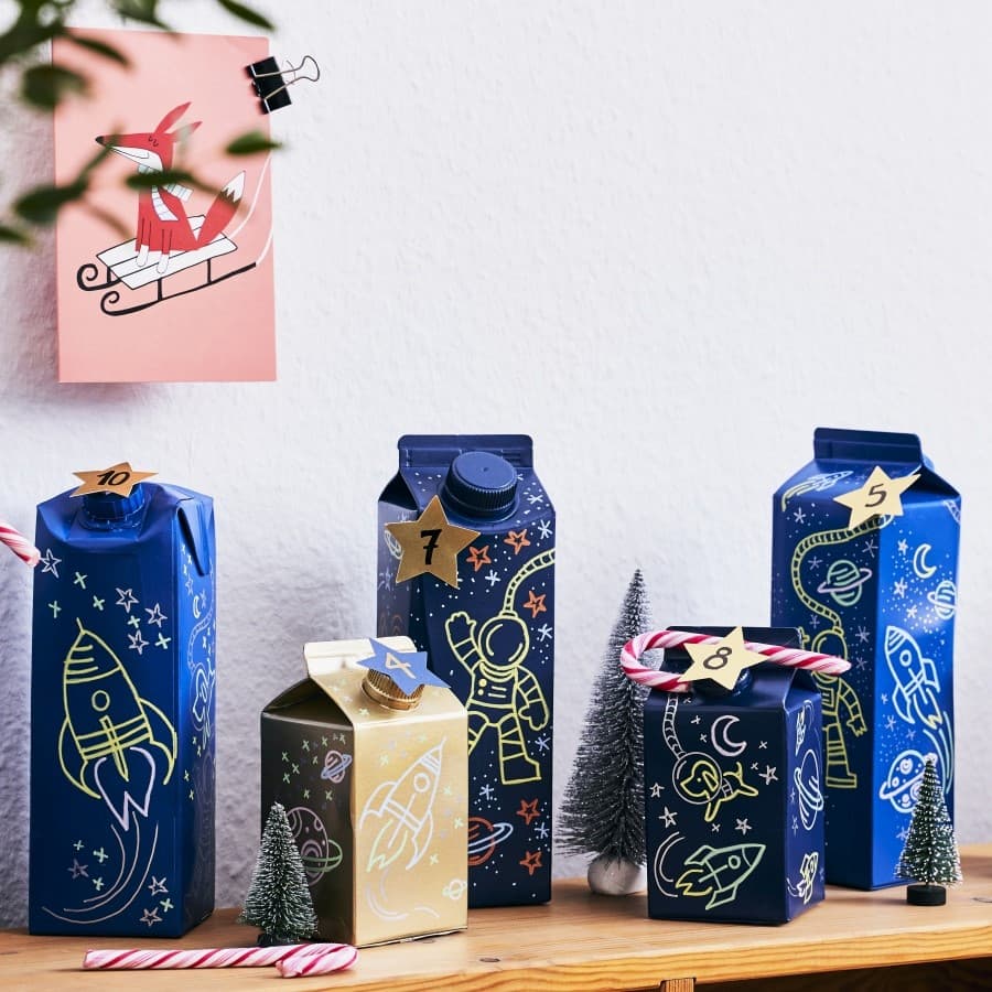 edding Adventskalender aus alten Milchkartons im Weltalldesign Upcycling