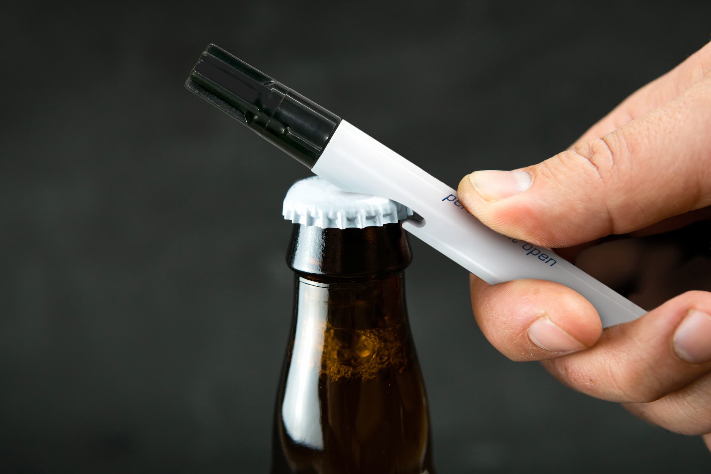 edding Flaschenöffner