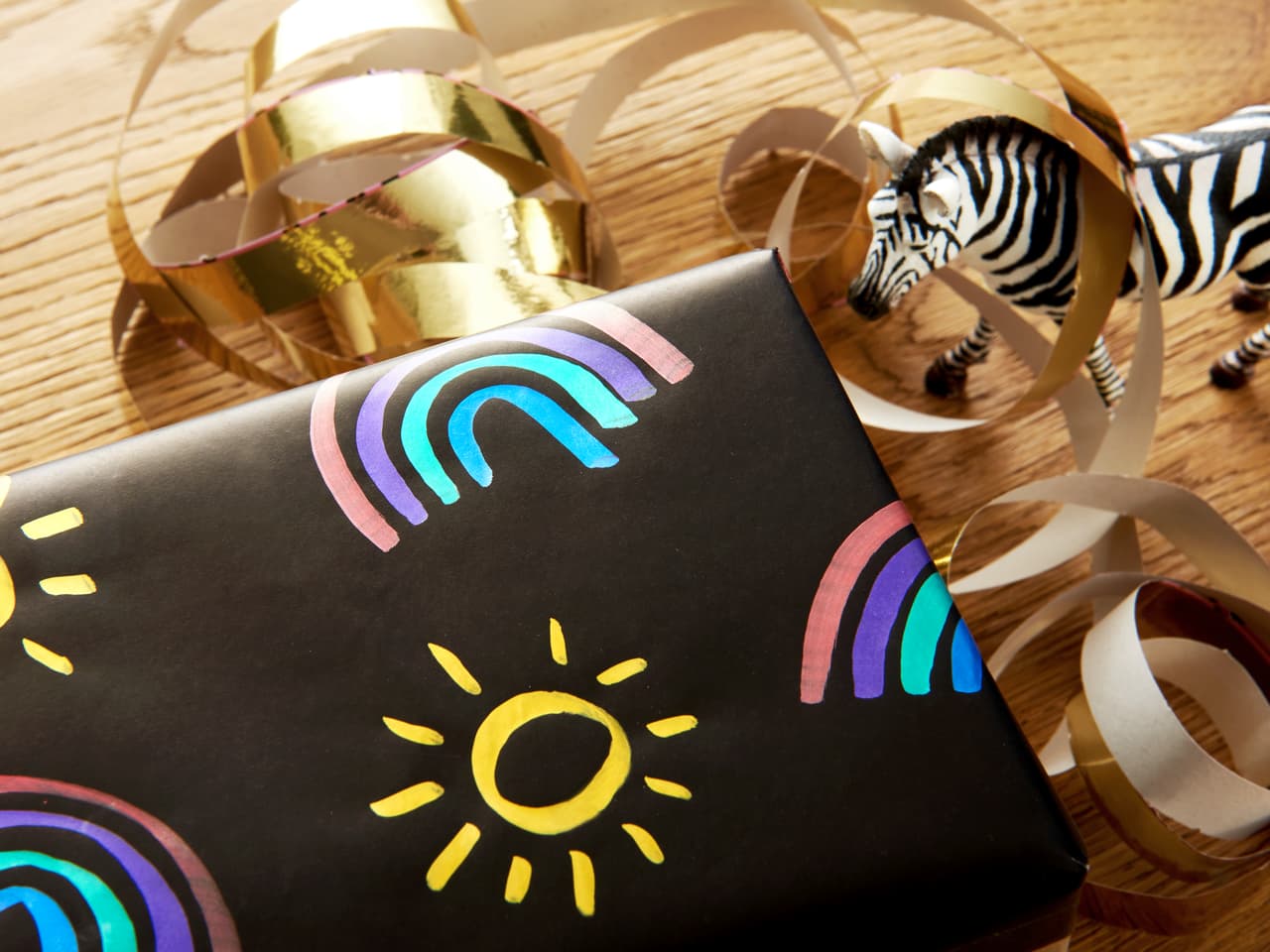 edding 1340 bunt bemaltes Geschenk