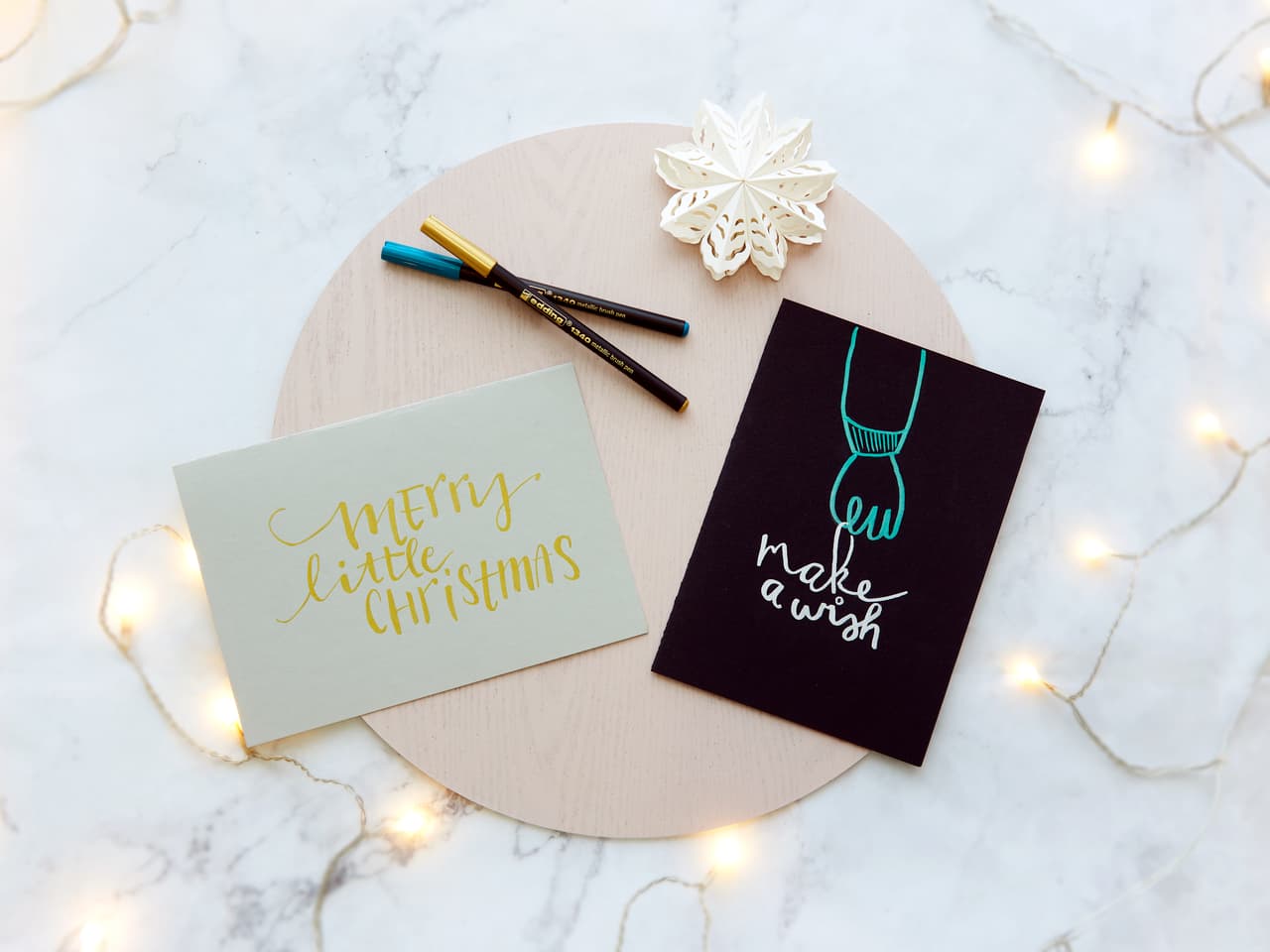 Neue Packung edding 1340 metallic Pinselstift 4er-Set XMAS mit flexibler Spitze für kreative Schriftzüge und Pinselstriche.