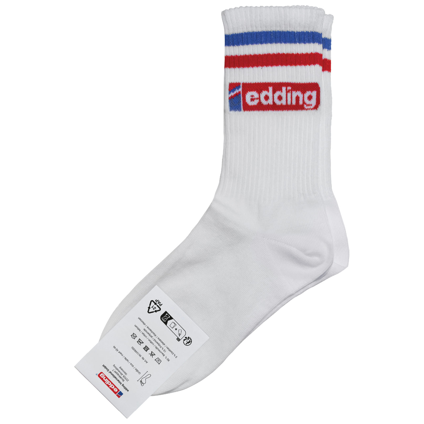 Abgebildet sind einzelne weiße Unisex-Tennissocken von edding mit einem rot-weiß-blauen Streifen am oberen Rand und einem roten rechteckigen Logo mit dem Text „edding“. Ein am Fußteil angebrachtes Etikett enthält Größeninformationen, Markendetails und Hinweise, dass die Socken in Deutschland hergestellt werden.