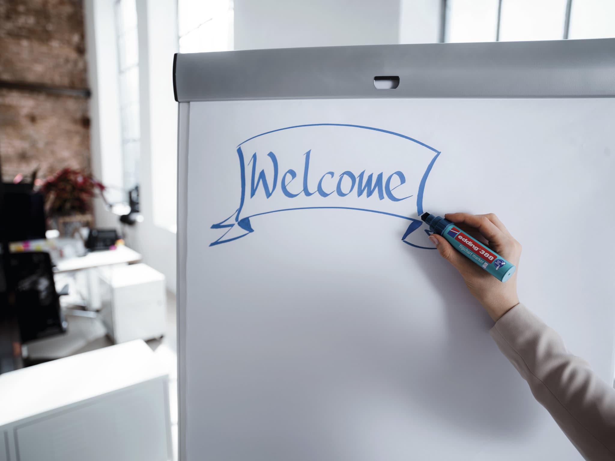 edding 388 Flipchart Marker Flipchart mit Wilkommen zum Start eines Meetings