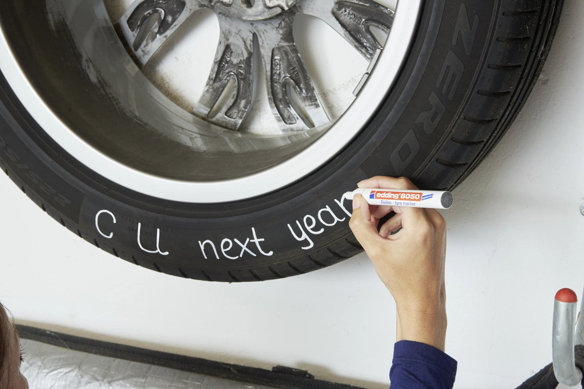 edding 8050 beschreiben von Reifen