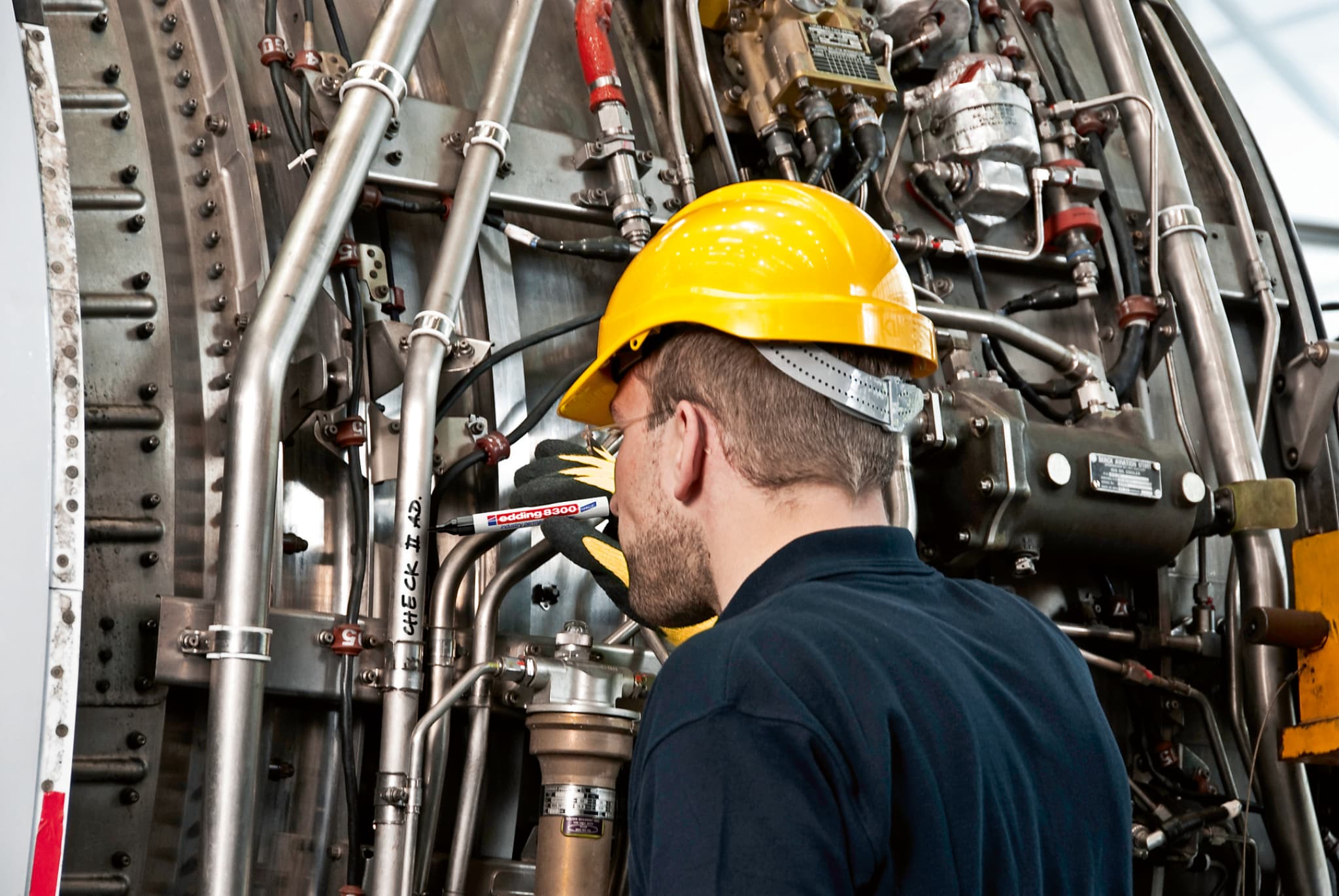 edding 8300 Industry Permanent Marker Maschine beschriften mit haltbarem Permanent Marker