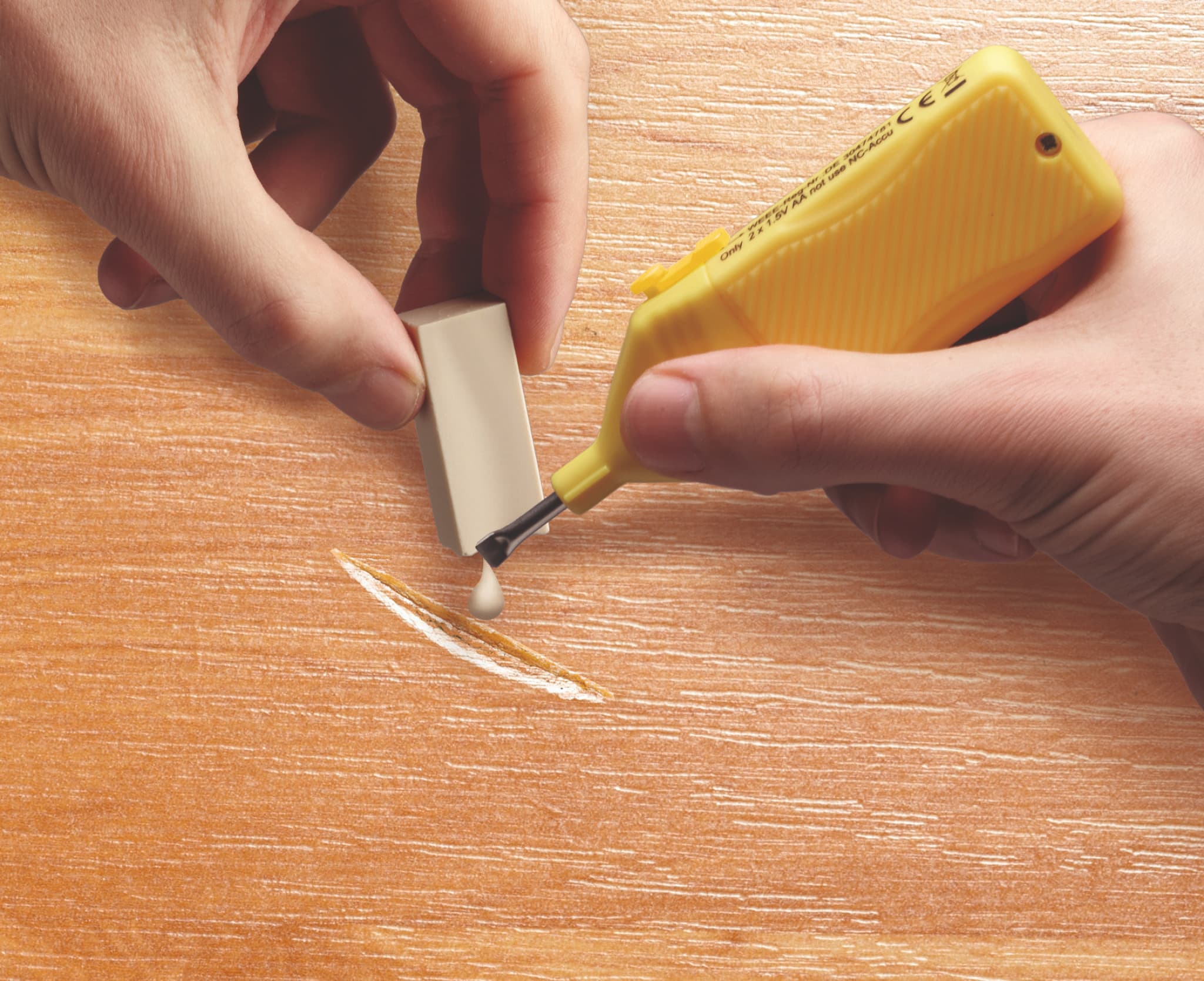 edding 8903 Wachsschmelzer zum direkten Erwärmen von Reparaturwachsen über dem Kratzer