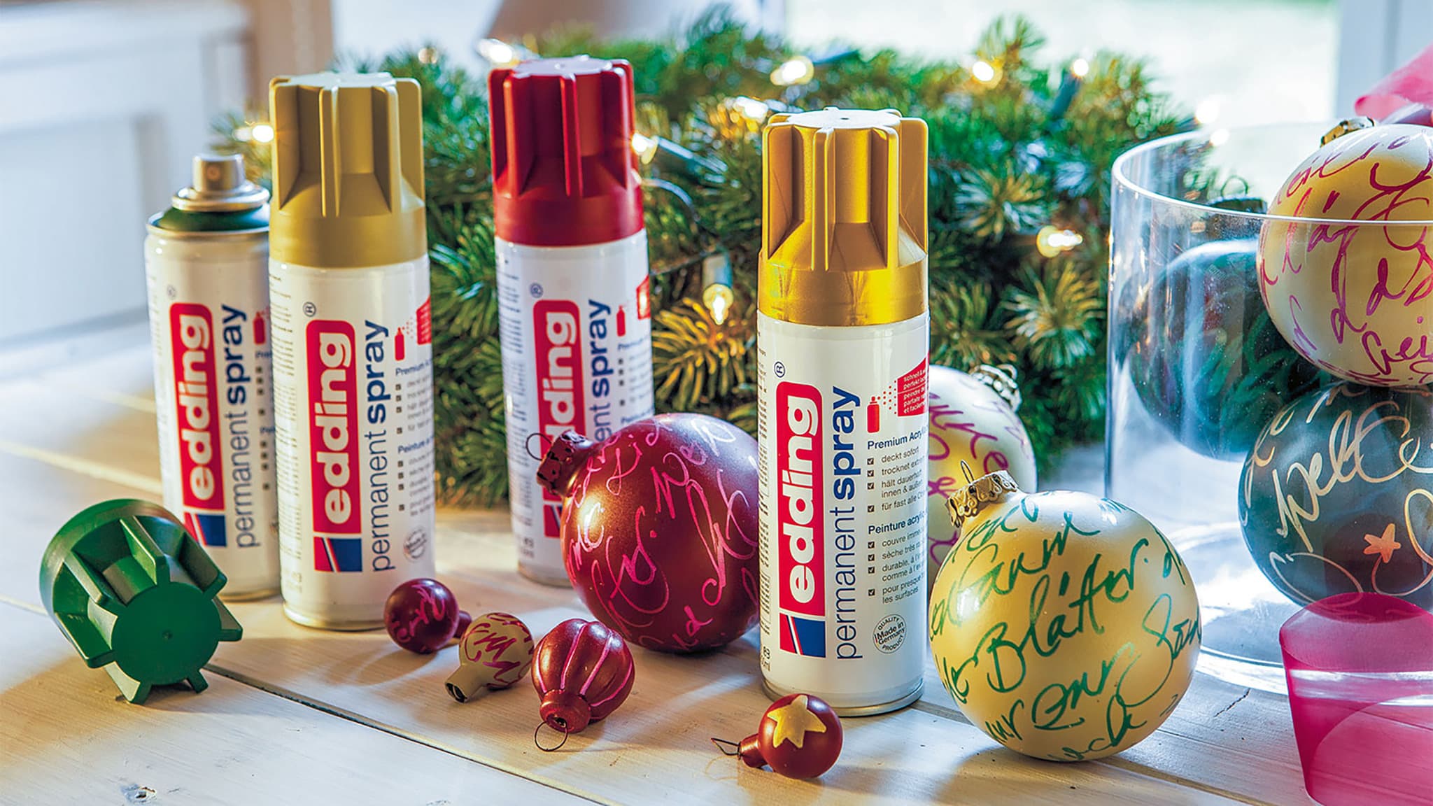 Anwendungsbild von edding 5200 Permanentspray Weihnachtskugeln selbst gestaltet DIY
