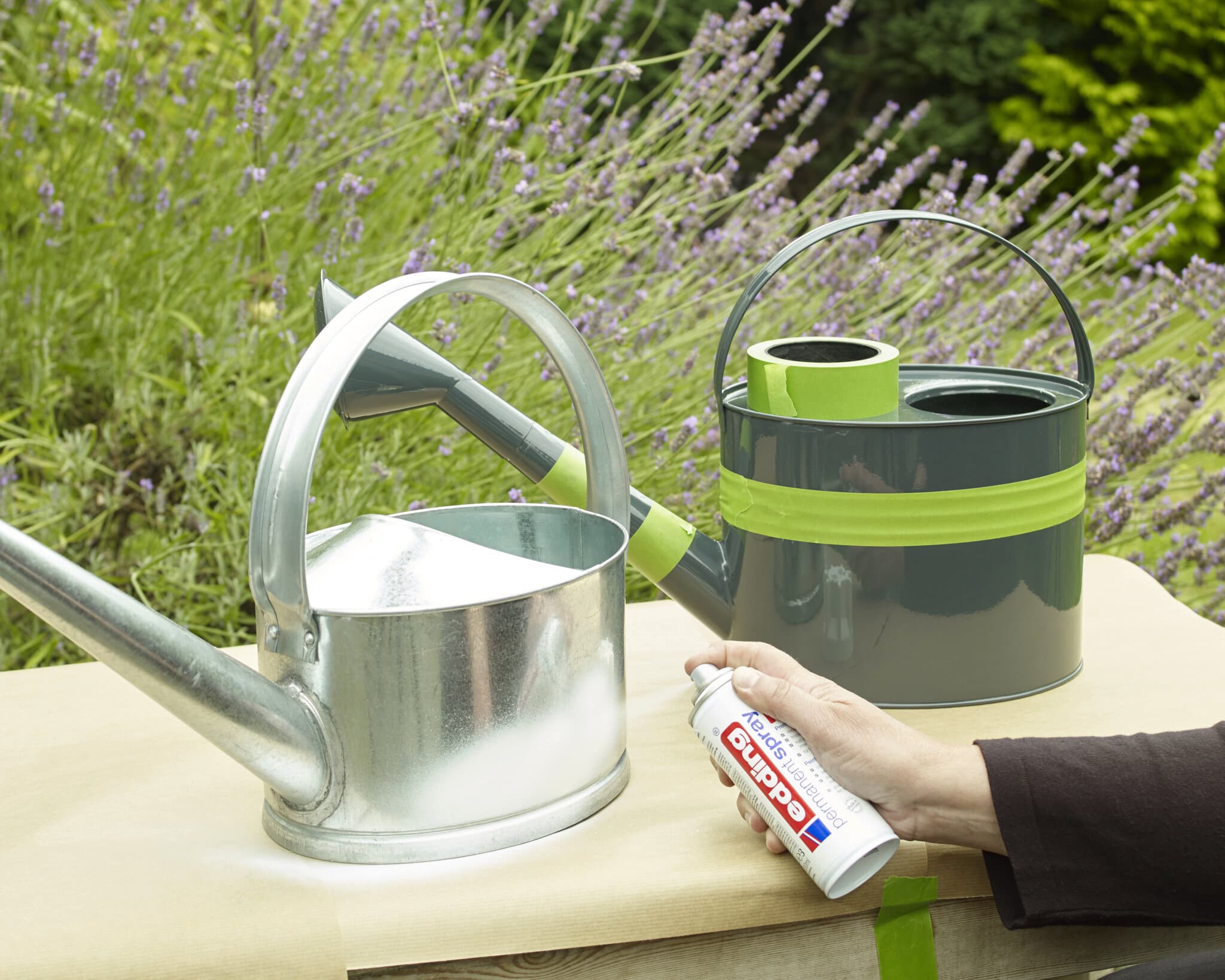 Anwendungsbild von edding 5200 Permanentspray Gartendeko selbst gestaltet DIY Gieskanne