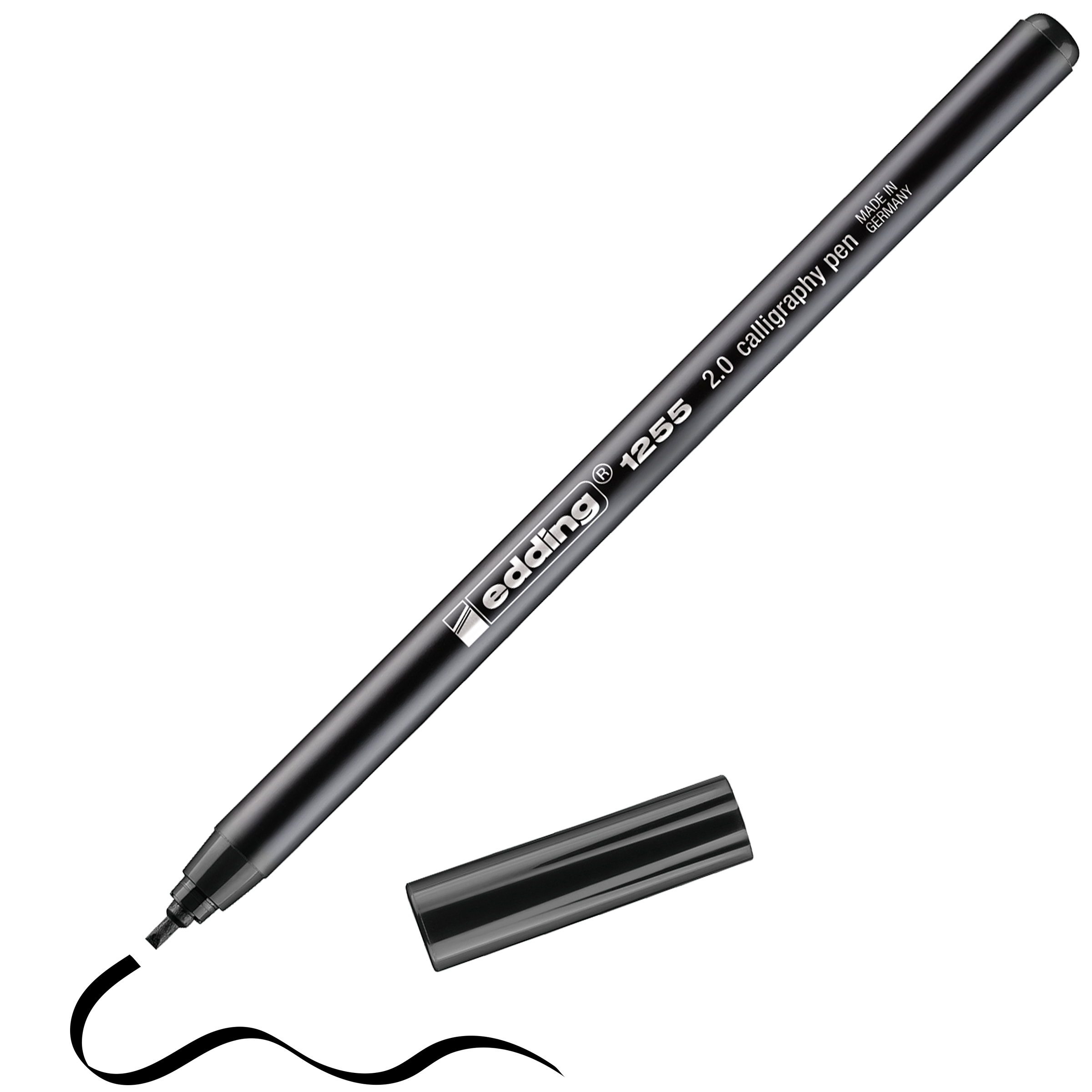 Ein edding 1255 Kalligrafiestift in Schwarz mit Keilspitze wird ohne Kappe und mit daneben platzierter Kappe auf weißem Hintergrund angezeigt.