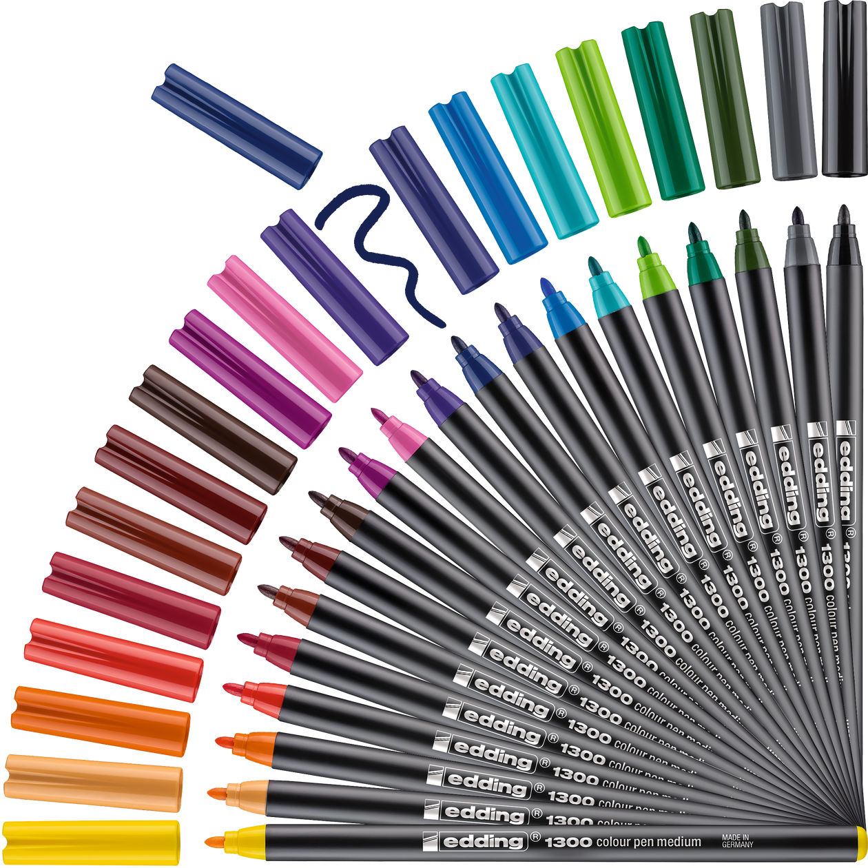 Ein fächerförmiges Display mit 20 edding 1300 Fasermalern von edding in einer Metallbox mit Kappen darüber präsentiert leuchtende Farben von Gelb und Orange bis Blau, Grün und Schwarz – ideal für kreative Handlettering-Projekte.