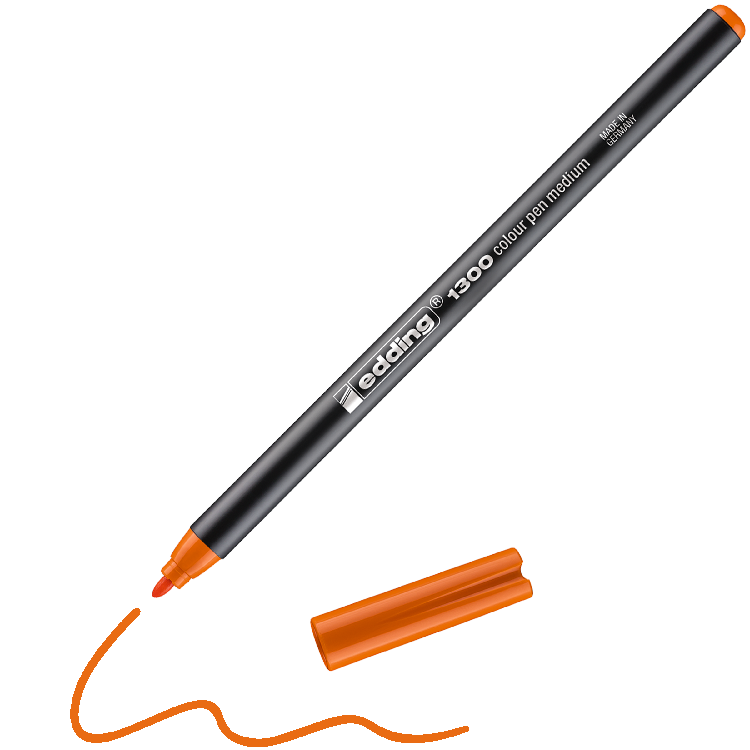 Ein schwarzes edding 1300 Fasermalermedium von edding mit orangefarbener Spitze und Kappe liegt auf weißem Untergrund und zeichnet eine orangefarbene Schlangenlinie. Hergestellt in Deutschland, liefert es präzise Striche und leuchtende Farben.
