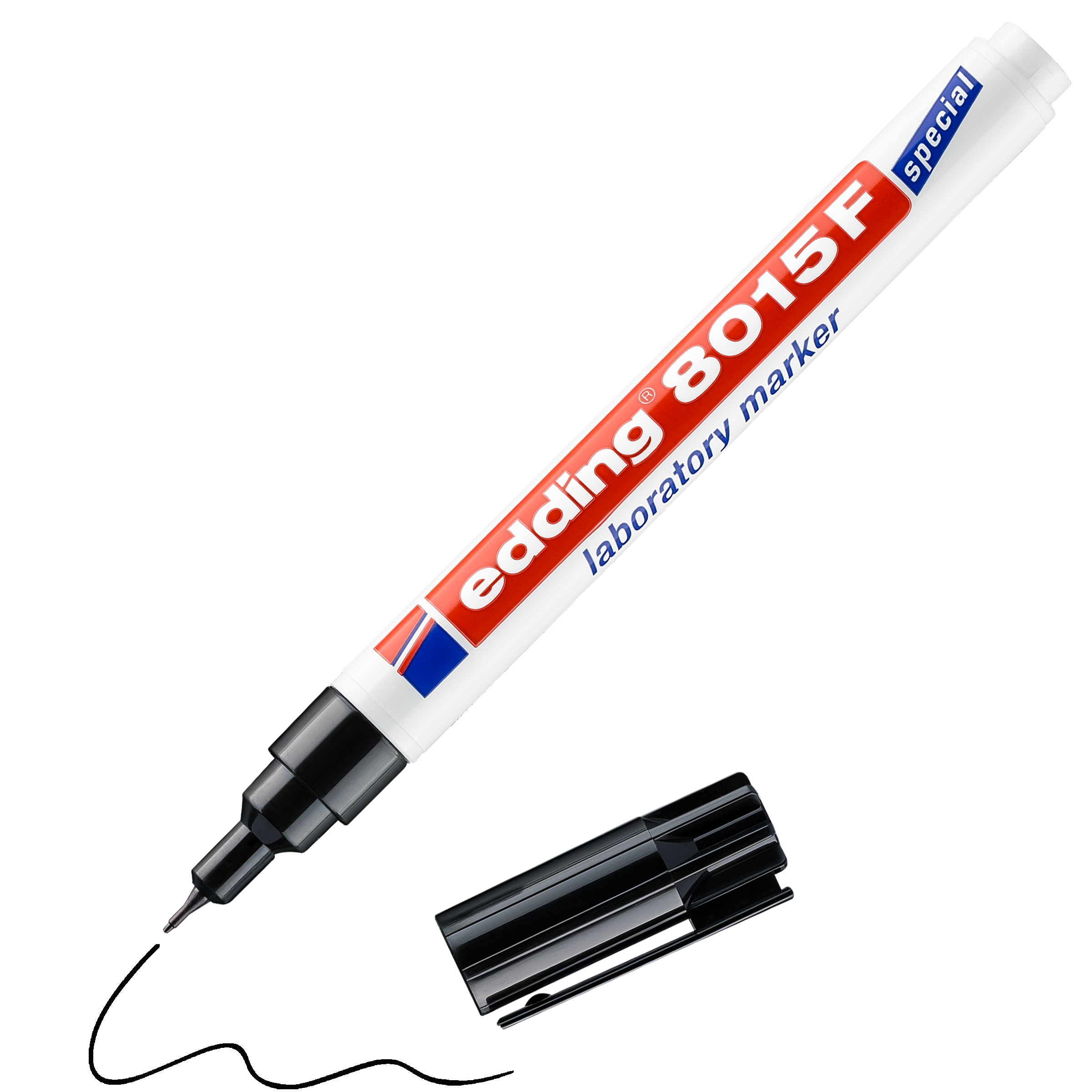Ein weißer edding 8015 F Labormarker von edding mit einer feinen schwarzen Spitze, daneben liegt die schwarze Kappe und ein kleiner schwarzer Strich, der vom Marker gezogen wird.
