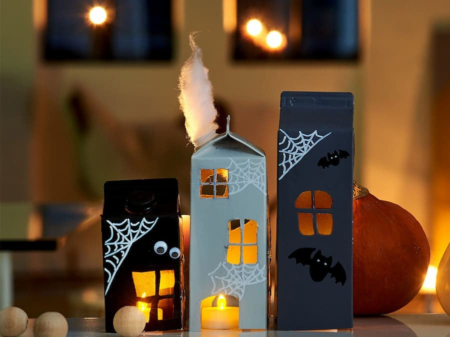 edding diy Halloween Deko aus Milch- oder Saftkartons