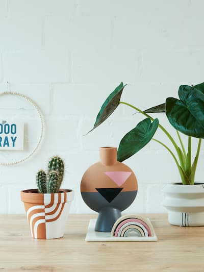 edding 5000 acrylics bemalte Töpfe und Vasen