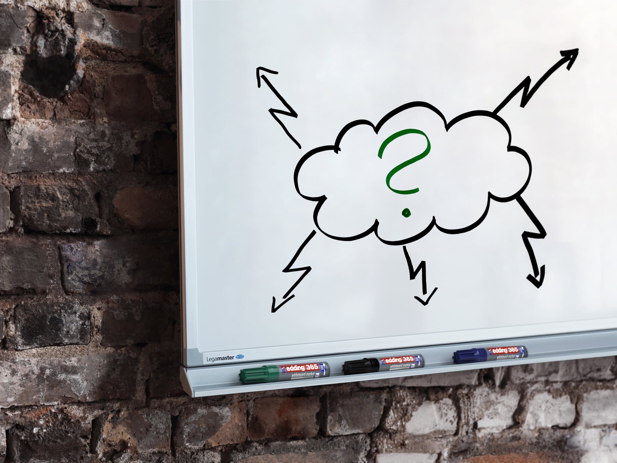 edding 365 Whiteboard Marker mit Wolke auf Whiteboard
